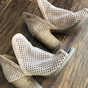 Gorgeous Lucky Brand Open Toe Booties